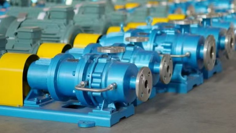 magnetic pump with heating jacket
